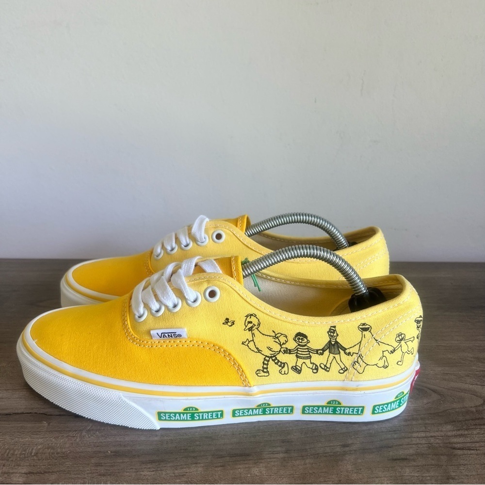 Vans NEW Sesame Street X Authentic Sesame Street Family Unisex Shoe Size 8 / 6.5 - Picture 4 of 11